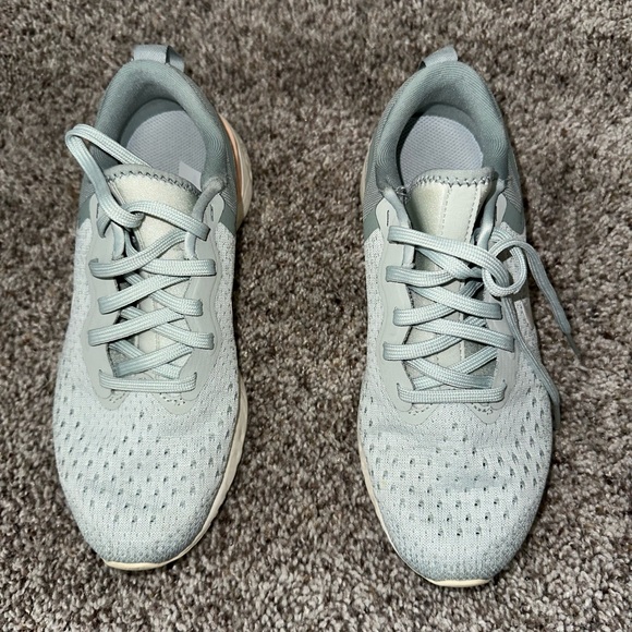 Nike Odyssey React Running Sneakers size 6 - Picture 2 of 5